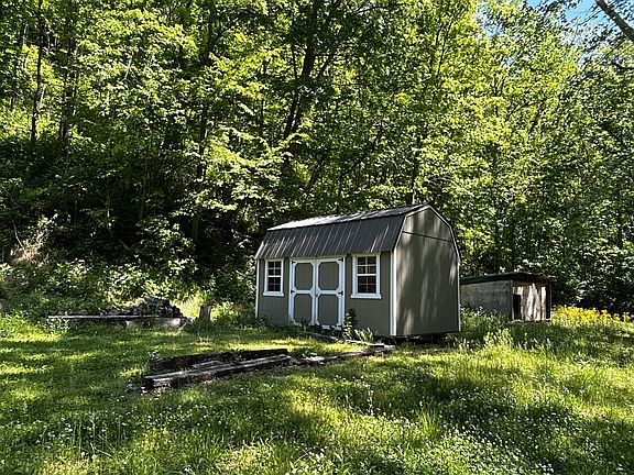 5th image of 140 Carver Hollow Rd