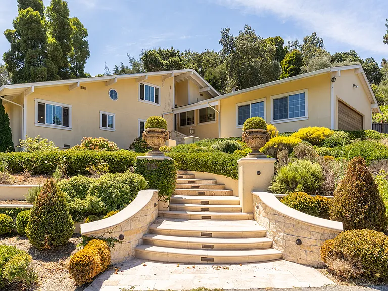 977 Continental Dr — Photo 67