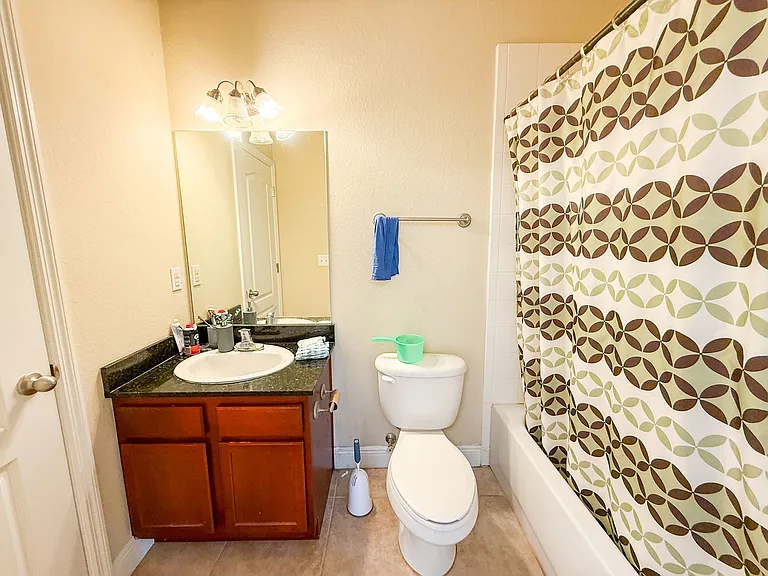2942 SW 35th Pl #33 — Photo 9