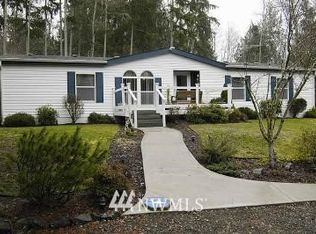 9457 Willamette Meridian Rd NW, Silverdale, WA 98383