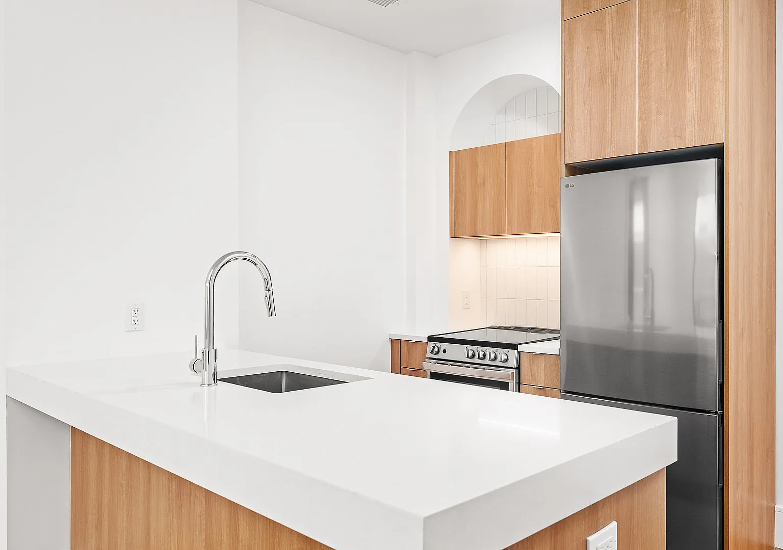 151 South Elliott Place — Photo 1