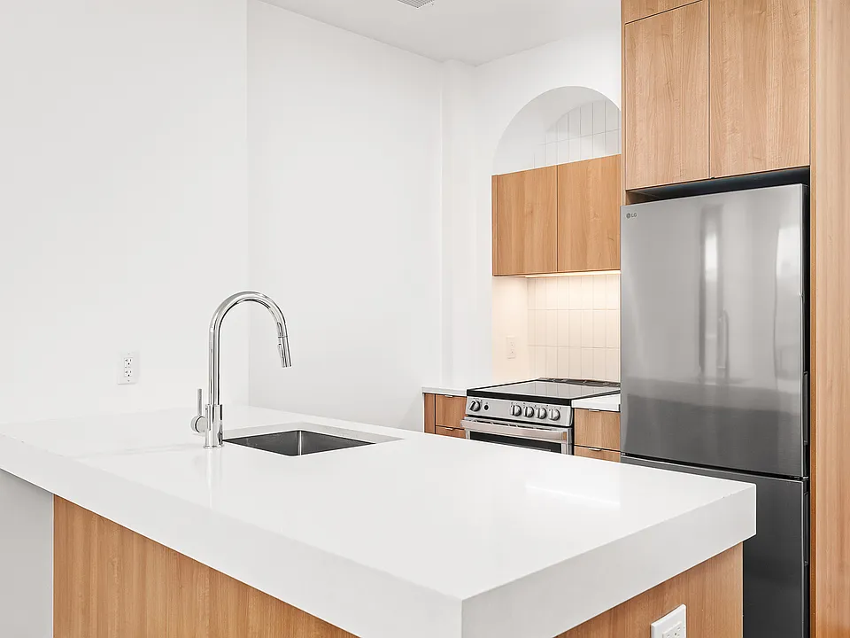 151 S Elliott Pl #6N