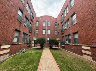 3952 N Fremont St #1, Chicago, IL 60613