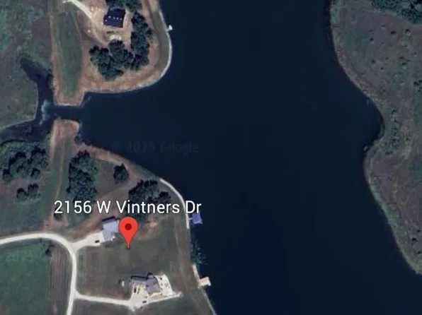 2156 W Vintners Dr, Osceola, IA 50213