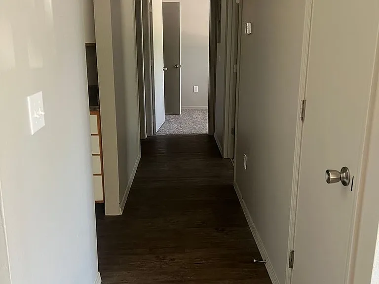 Northwest Pointe Apartments — Photo 15