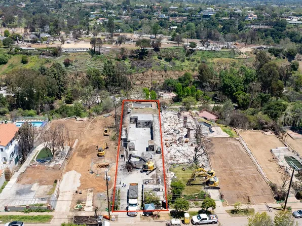 1018 Chautauqua Blvd, Pacific Palisades, CA 90272