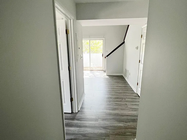 58 E Oakland Ave #6 — Photo 6