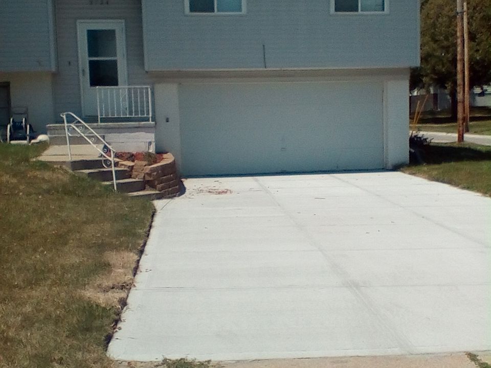 1st image of 3724 N 91st St