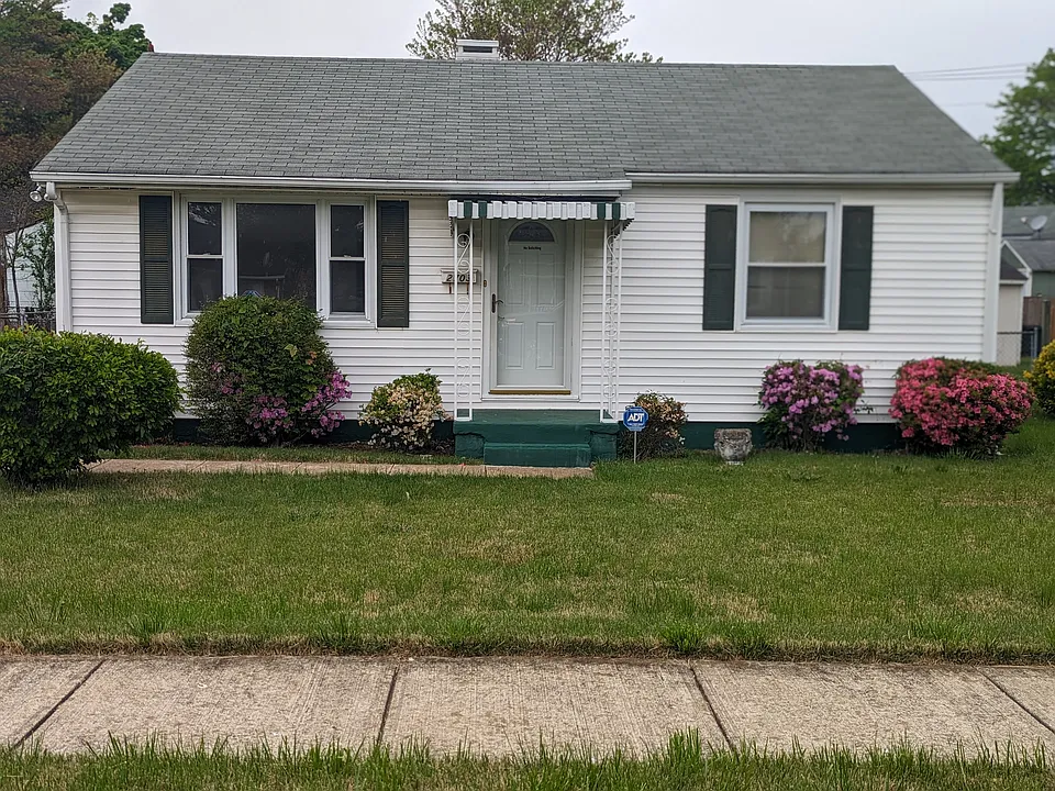 2703 Kirtland Ave