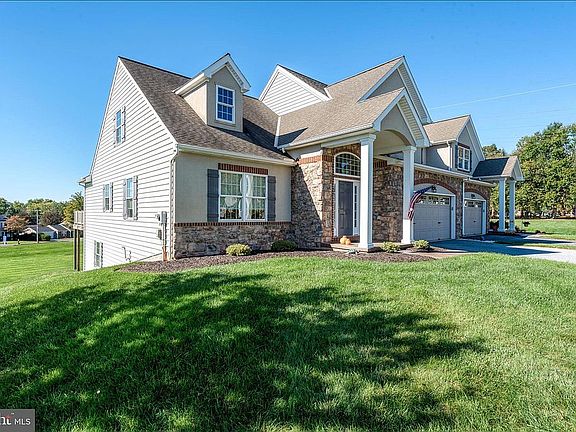 2nd image of 101 Baneberry Ln