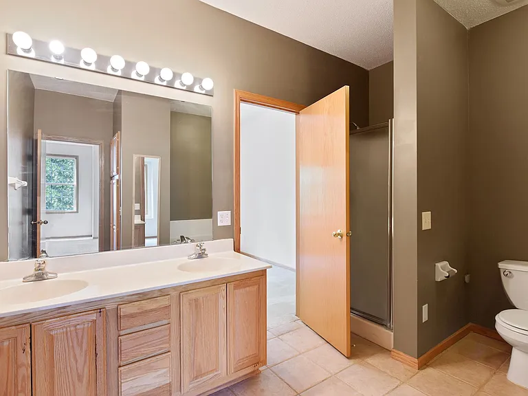 3704 Livingston Ave — Photo 8