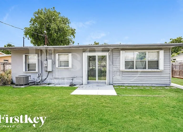 2550 NE 8th Ave — Photo 15