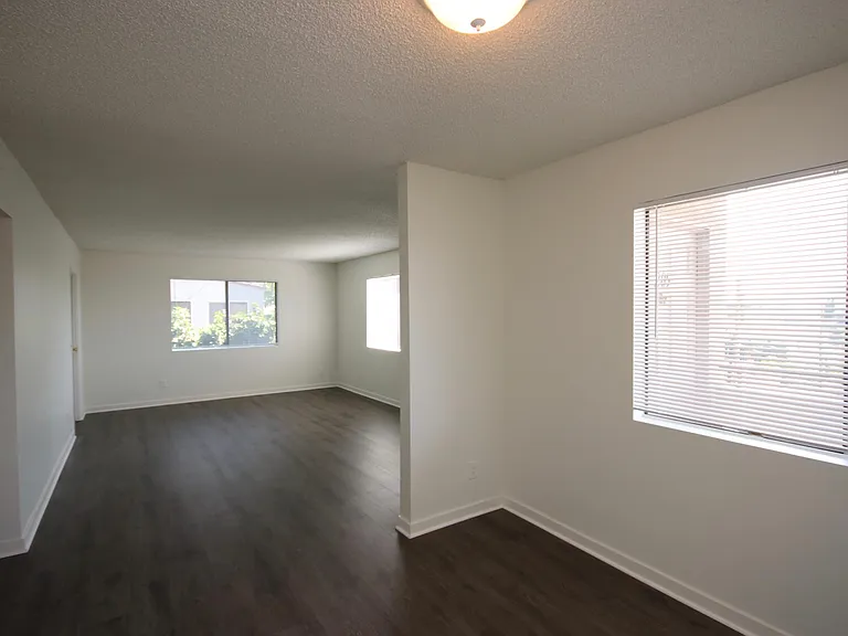 1310 E Acacia Ave #205 — Photo 11