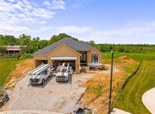 8984 Shady Bend Rd, Lenexa, KS 66227