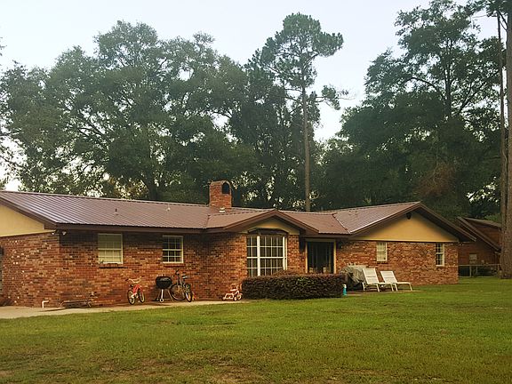 2nd image of 285 SW Sweetbriar Dr