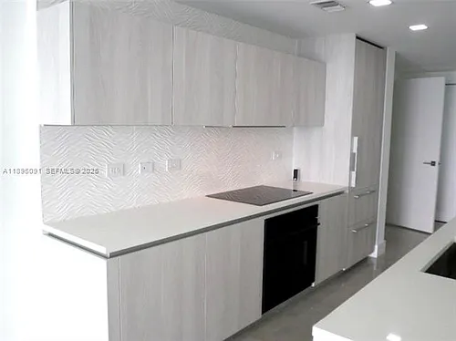 3131 NE 7th Ave #2802 Photo 1