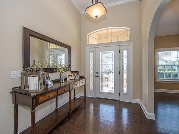 3rd image of 10525 Crescent Lake Ct