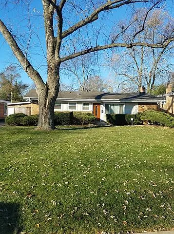 325 Sunset Dr photo 1