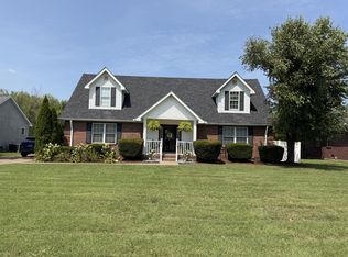120 Summerlin Dr, Gallatin, TN 37066
