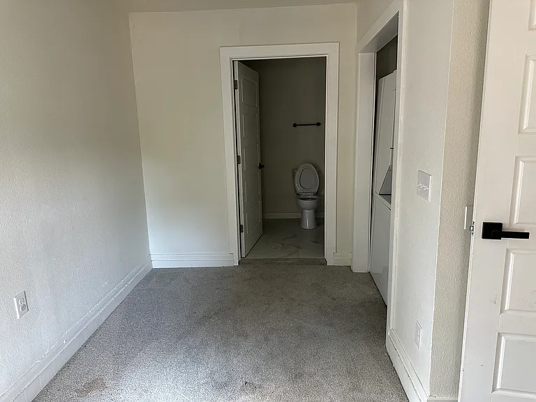2518 Rockridge Dr — Photo 11