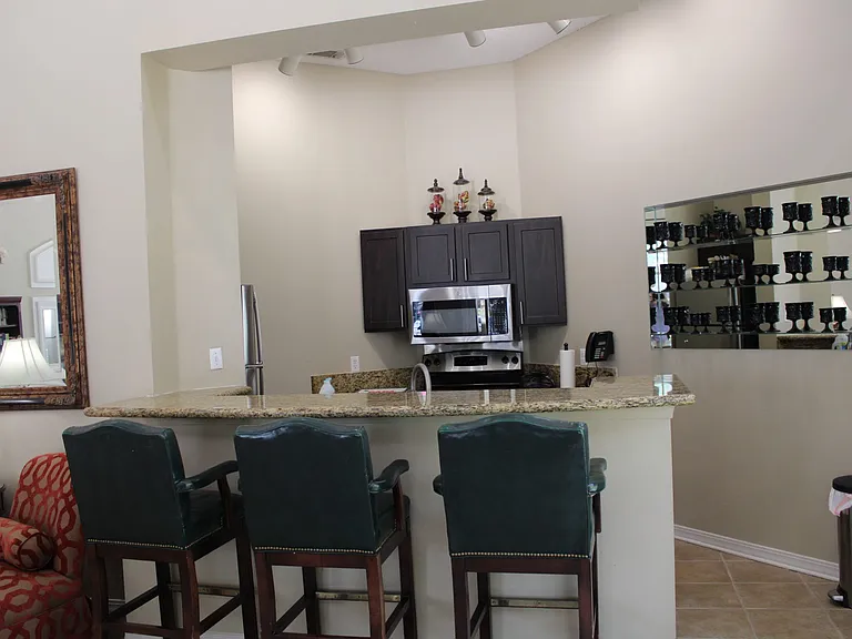 LaCrosse Apartments and Carriage Homes — Photo 9