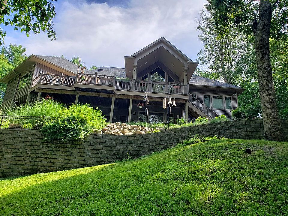 2nd image of 2401 Indian Hill Rd