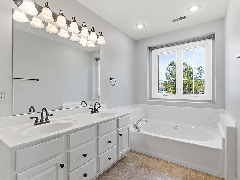 1110 Brookedale Ct — Photo 37