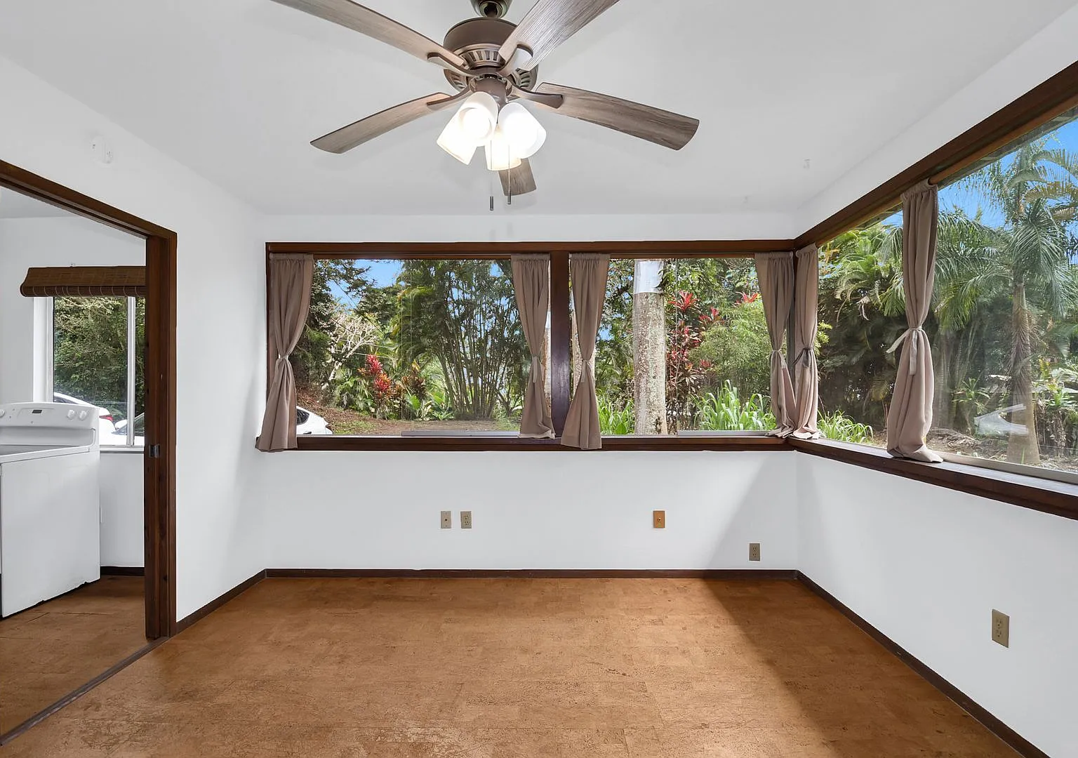 Tropical 3 Bedroom Retreat on Coffee Farm in Kealakekua — Photo 4