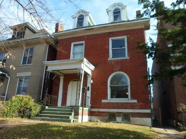 1212 Clara Ave, Saint Louis, MO 63112