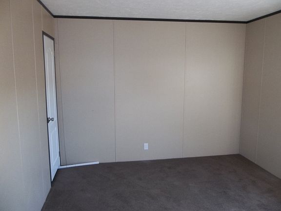 5th image of 820 Walker Dr
