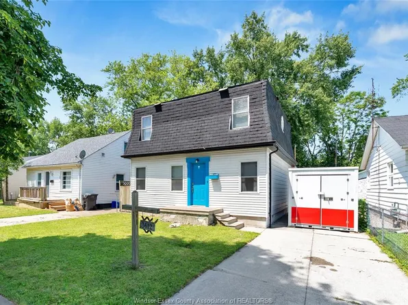 3612 Girardot St, Windsor, ON N9C 1W5