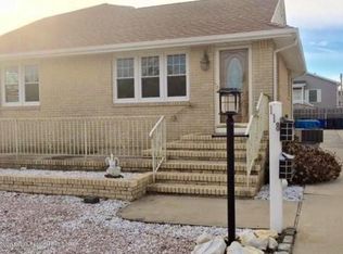 118 Pennsylvania Ave, Lavallette, NJ 08735
