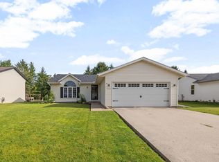 533 Broadmoore Dr, Hartford, WI 53027