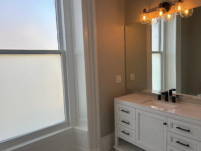 3805 Franklin Blvd #201 — Photo 21