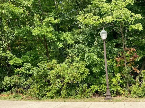 29 Shore Dr #72, Wilson, NY 14172