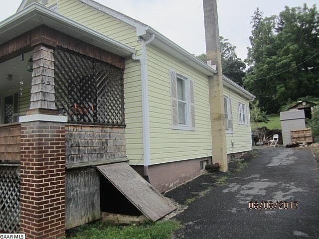 2nd image of 106 Biltmore St