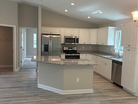 2nd image of 5825 N Claremont Dr