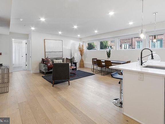 5th image of 1716 Cambridge St #1