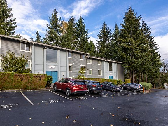 2nd image of 4647 W Lake Sammamish Pkwy SE APT E204