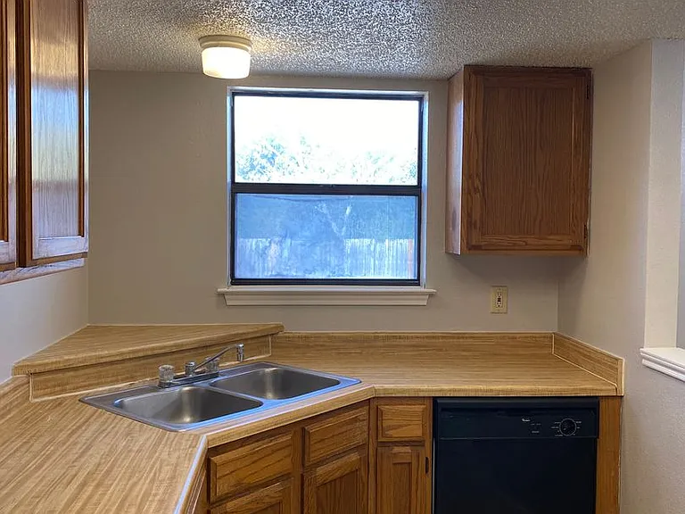 6322 Queens Castle — Photo 4