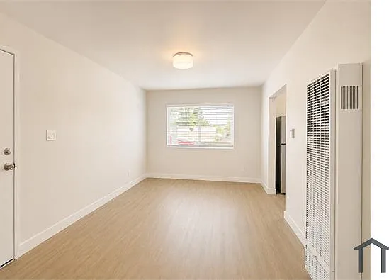 2134 W 54th St #5 — Photo 7