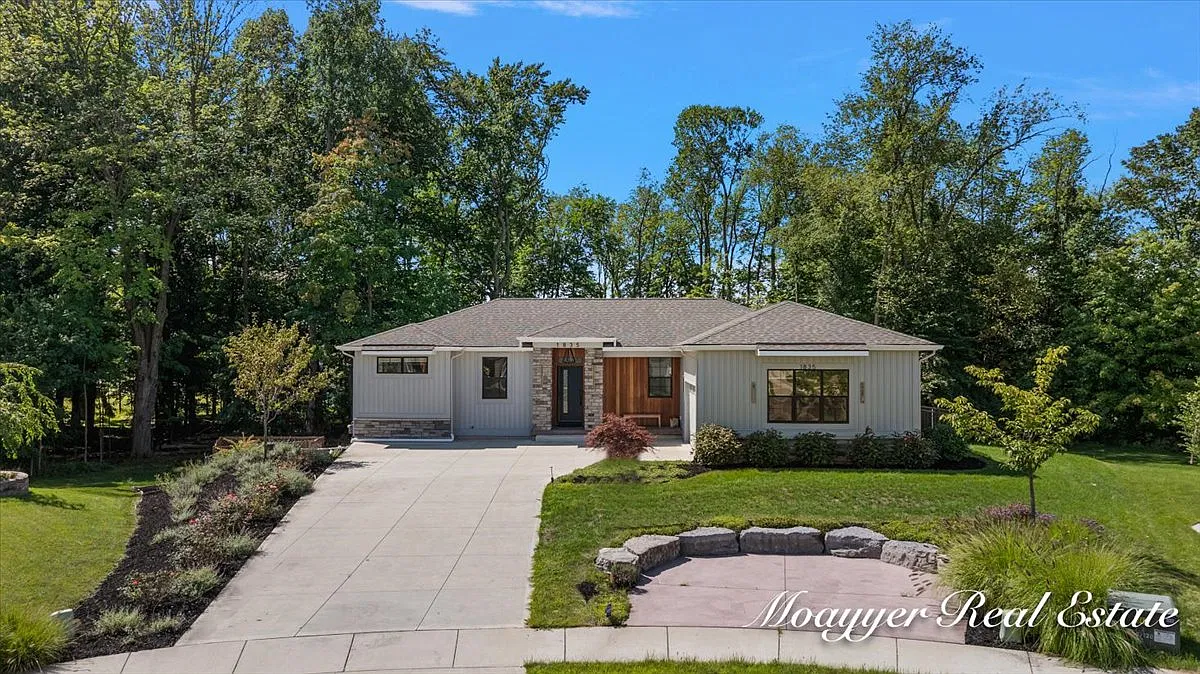 4 bed, 3313 sqft, $4,100 — Photo 2