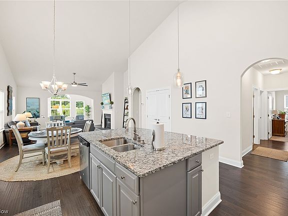 4th image of 225 Lakeland Way