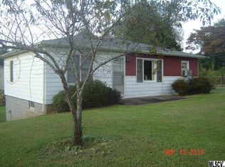 298 Spruce Ave, Hudson, NC 28638