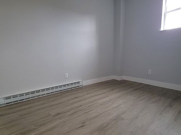 3rd image of 8-10 King St #8