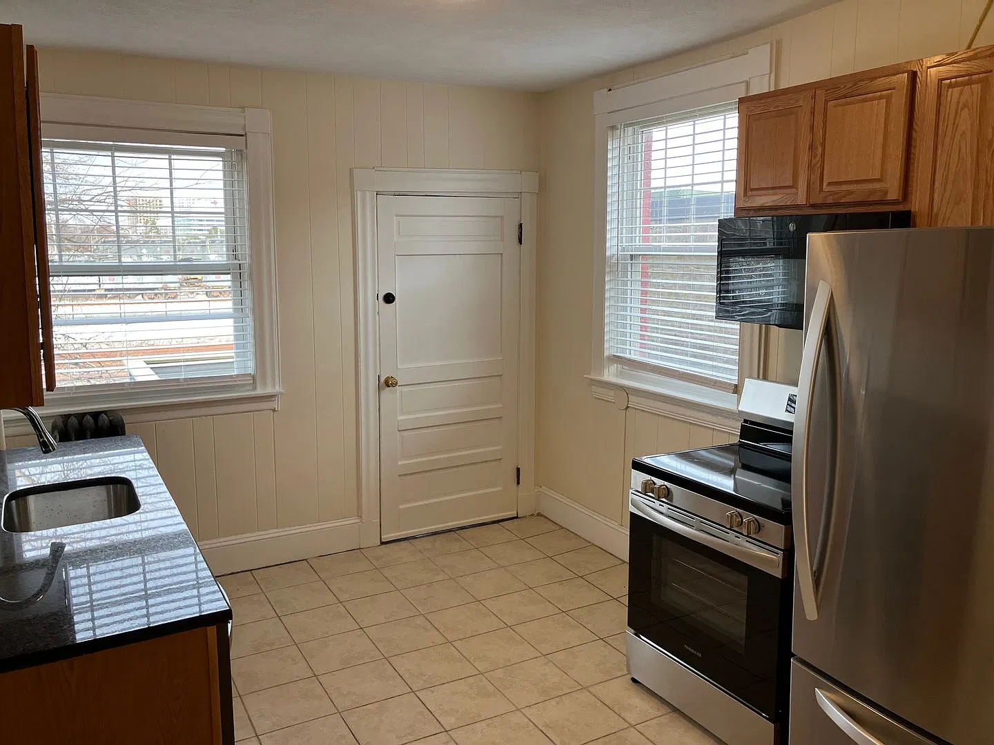 9/1/27 Rare 7 bed on the edge of BU West Campus/Packard's Corner! — Photo 3