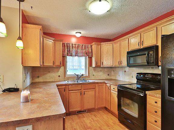 4th image of 1217 9th Ave S