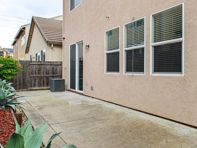 3249 Torrance Ave — Photo 36