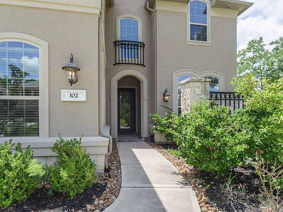 4th image of 102 Tehama Pl