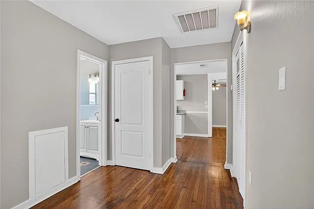 801 Live Oak St #B — Photo 10